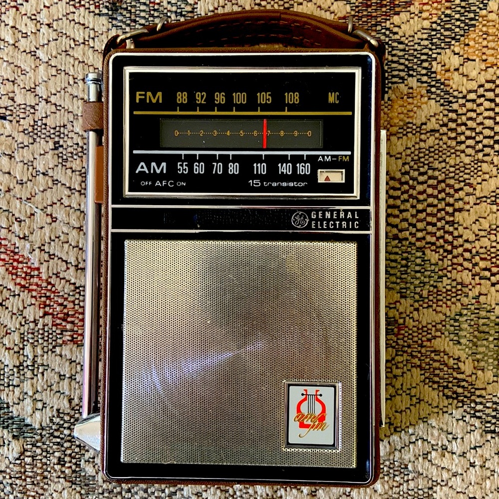 General Electric retro radio